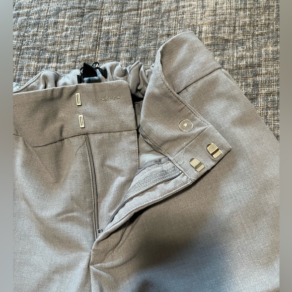 Women’s dress pants. - Picture 2 of 5
